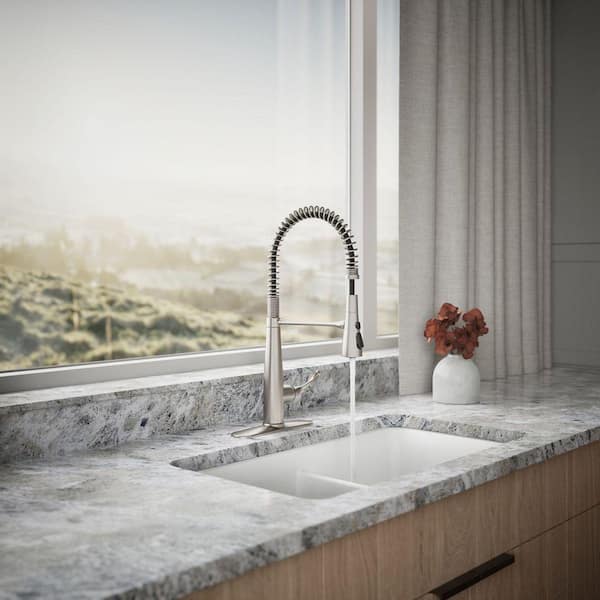KOHLER Simplice Single-Handle Pull-Down Sprayer Kitchen Faucet in KOHLER Simplice Single-Handle Pull-Down Sprayer Kitchen Faucet in