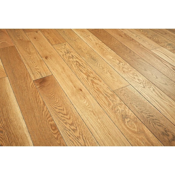 Bruce American Vintage Hazelnut Red Oak 3/4 in. T x 5 in. W Wire Brushed Solid Hardwood Flooring (23.5 sq.ft./ctn)