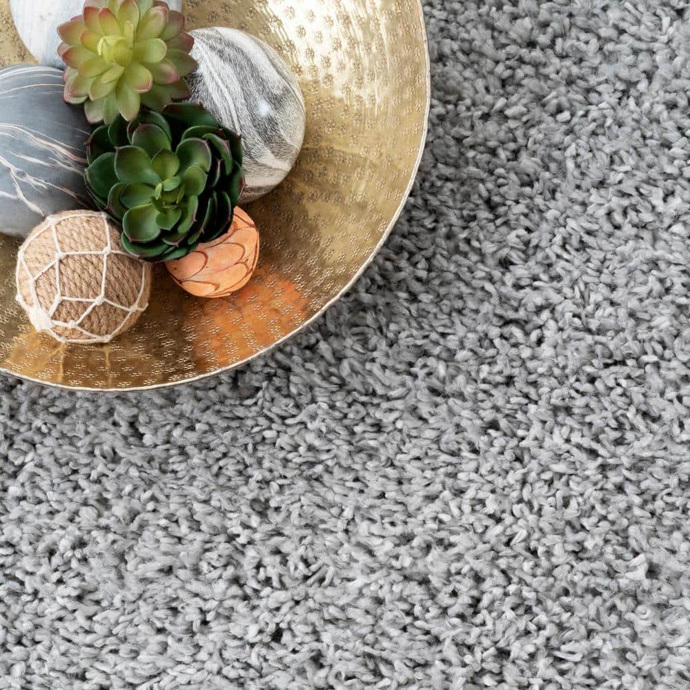Luxurious Gray Solid Shag Synthetic Area Rug 4' x 6'