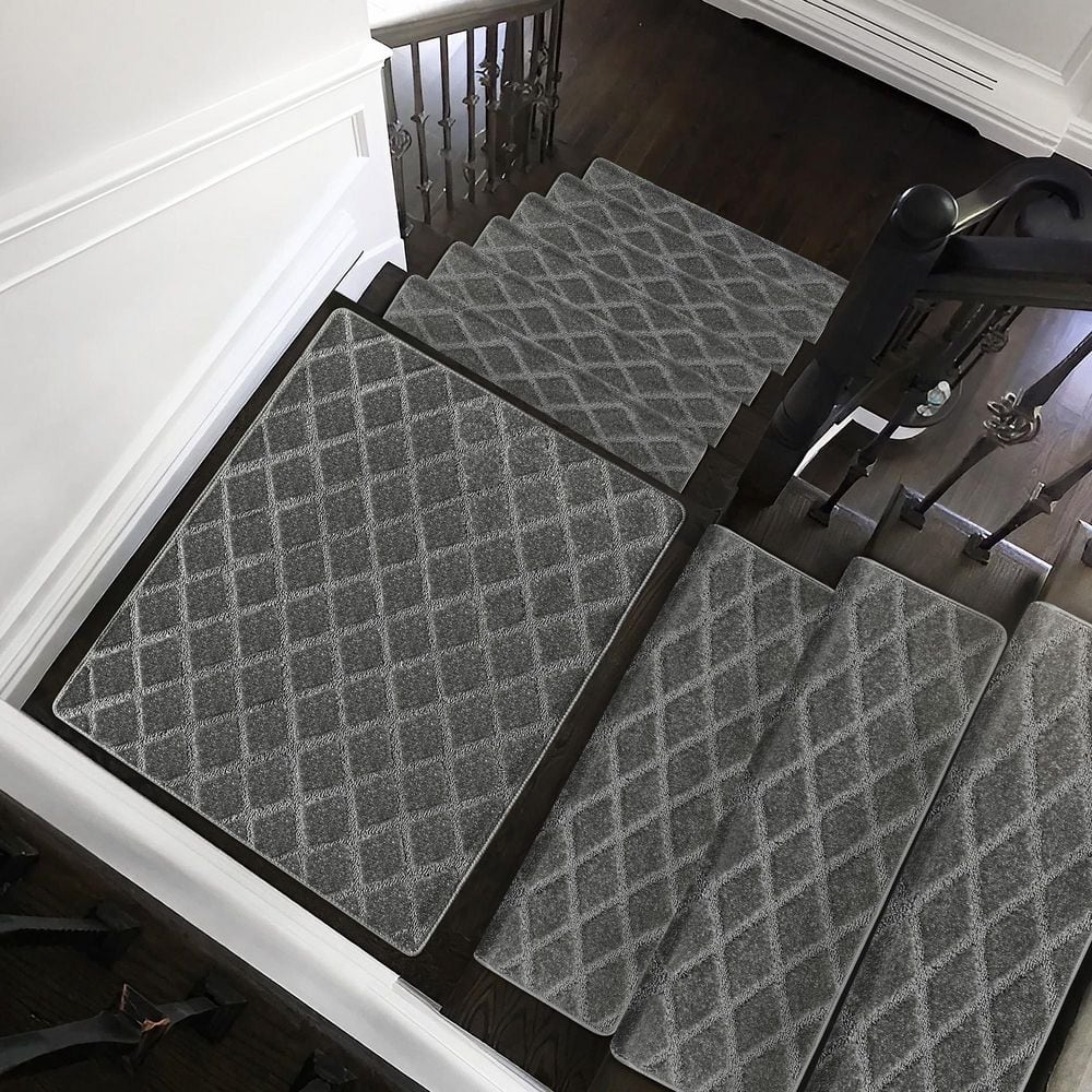 Gray Diamond Trellis Non-Slip Carpet Stair Treads Set