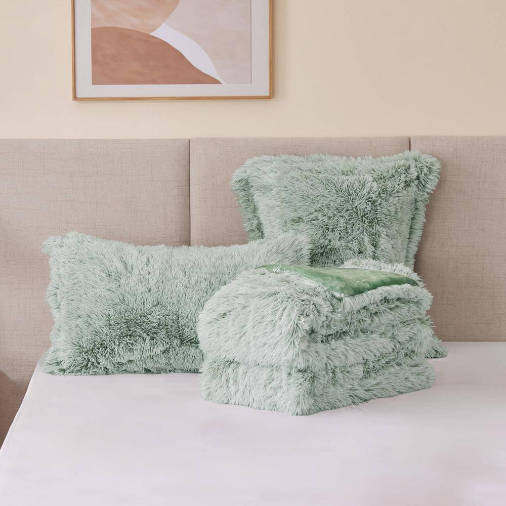 Full Green and White Faux Fur Comforter Set