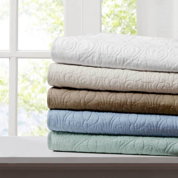 Madison Park Mansfield Khaki Solid Polyester 60 x 70 in. Oversized Quilted Throw