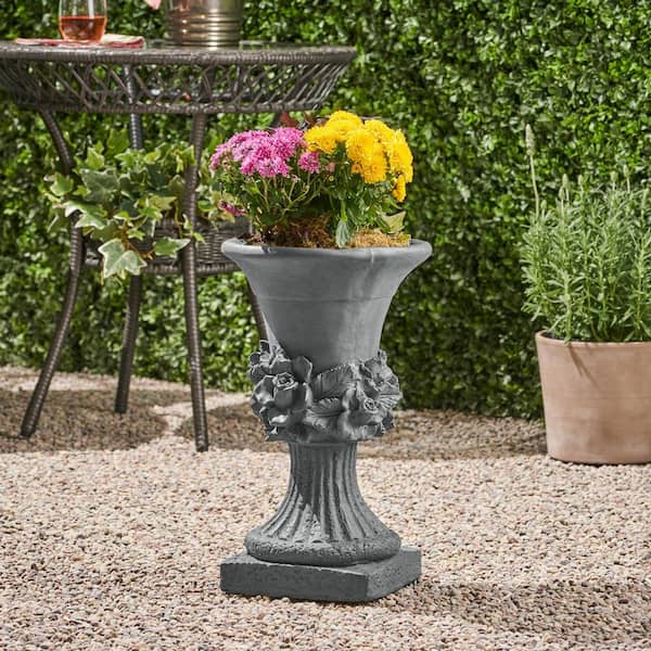 CHRISTOPHER KNIGHT HOME Silber 11.75 in. W x 19.5 in. H