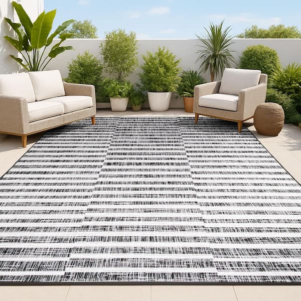 Sukie Modern Offset Stripe Black/Ivory 4 ft. x 6 ft. Indoor/Outdoor Area Rug