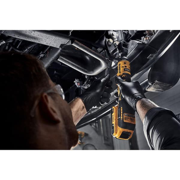 DEWALT - ATOMIC 20V MAX Lithium-Ion 1/2 in. Cordless Ratchet with (2) 20V MAX Premium Lithium-Ion 5.0 Ah Battery Packs