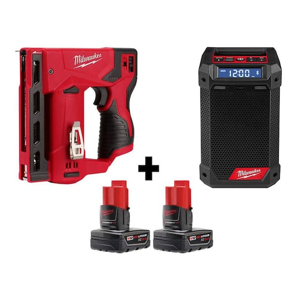 Milwaukee M12 12-Volt Lithium-Ion Cordless 3/8 in. Crown Stapler and Jobsite Radio Como Kit with two 3.0 Ah Batteries