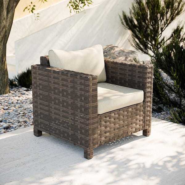 Patio Brown Wicker Outdoor Lounge Chair with Beige Cushion (1-Pack)