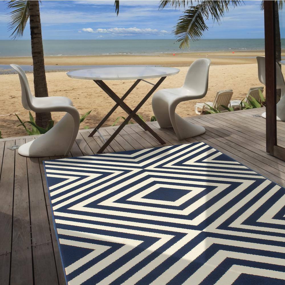 Monteverde Navy Geometric 27" Synthetic Easy-Care Area Rug