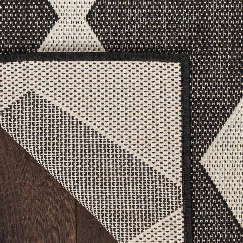 Positano Black and White Diamond 8' x 10' Outdoor Rug