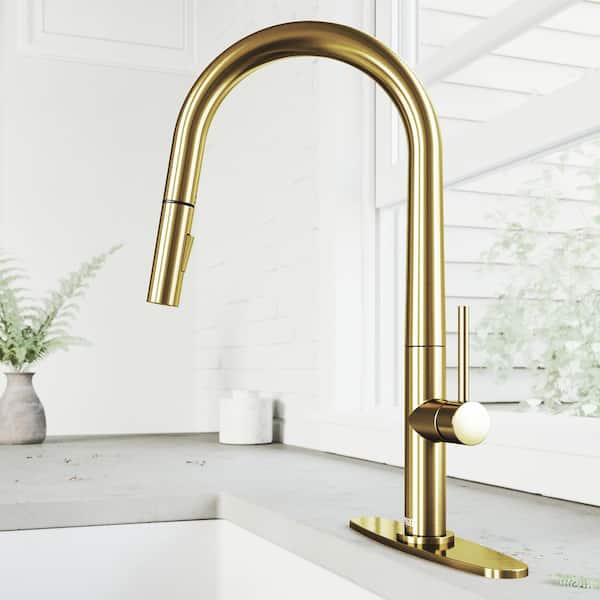 VIGO Greenwich Single Handle Pull-Down Sprayer Kitchen Faucet Set with Deck Plate in Matte Brushed Gold