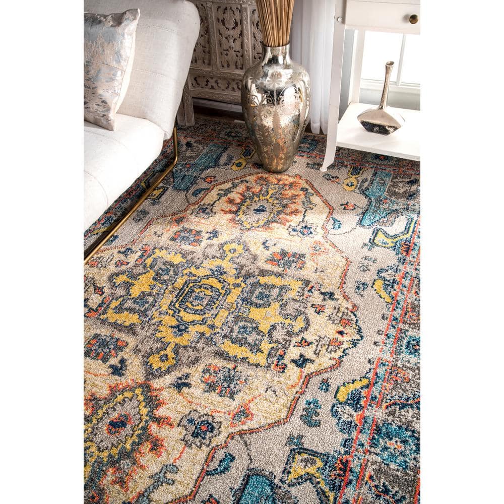 Reversible Gray Medallion 4' x 6' Easy-Care Synthetic Rug