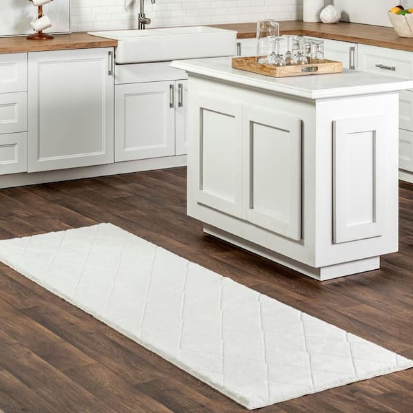 Amy SuperiorWash Casual Faux Rabbit Machine Washable Area White 3 ft. x 10 ft. Indoor Runner Rug