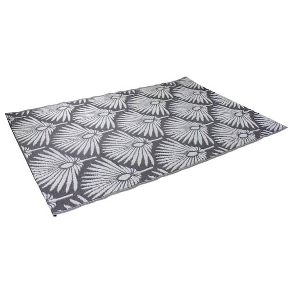 Gray and White 4 ft. x 6 ft. Abstract Polypropylene Indoor/Outdoor Area Rug