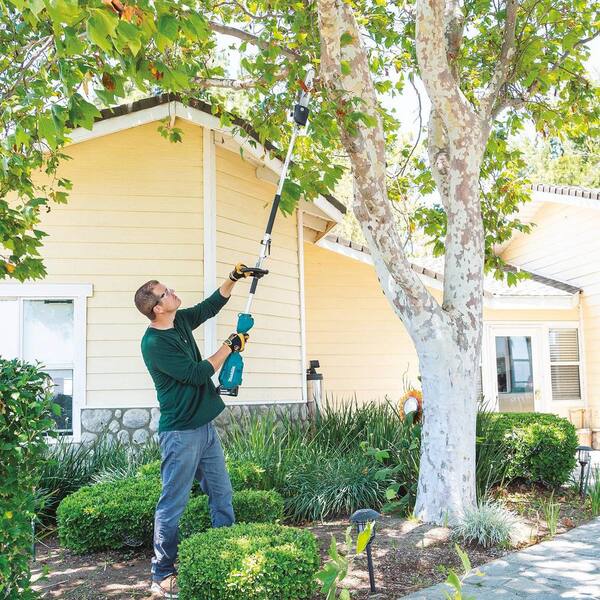 Makita battery deals powered pole saw