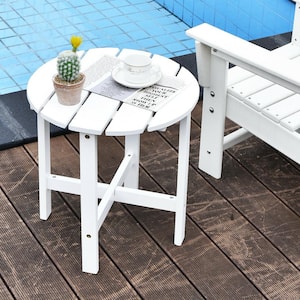 18 in. White Round Patio Coffee Table with Wooden Slat Tabletop