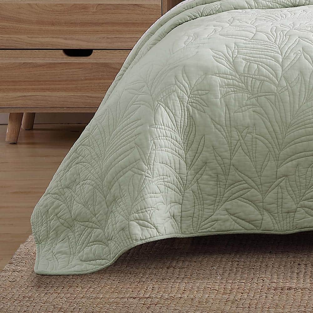 Sage Green Coastal King Cotton Quilt, Reversible and Lightweight