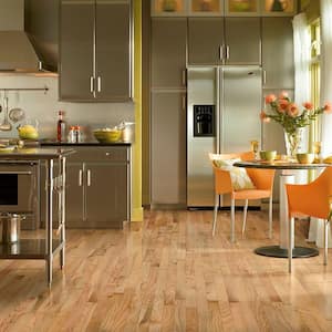 Plano Rustic Natural Oak 3/4 in. T x 2-1/4 in. W  Smooth Solid Hardwood Flooring (20 sq.ft./ctn)