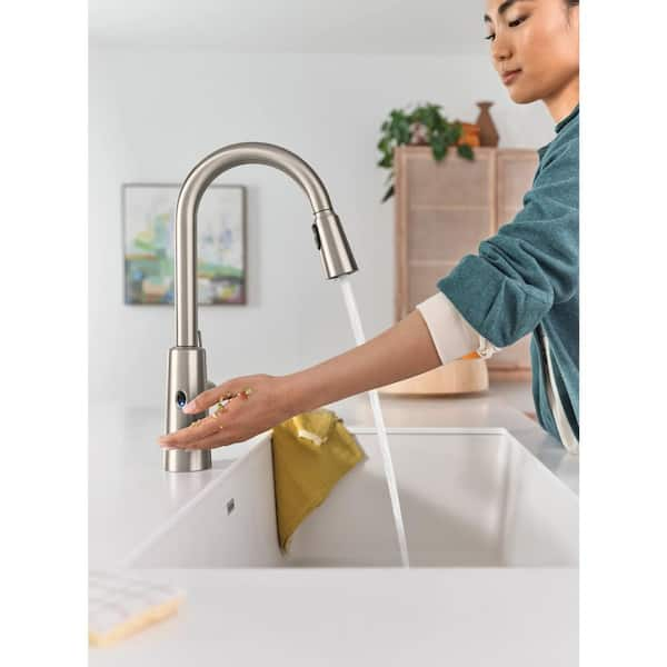 Riley Touchless Single Handle Pull-Down Sprayer Kitchen Faucet in Spot Resist Stainless