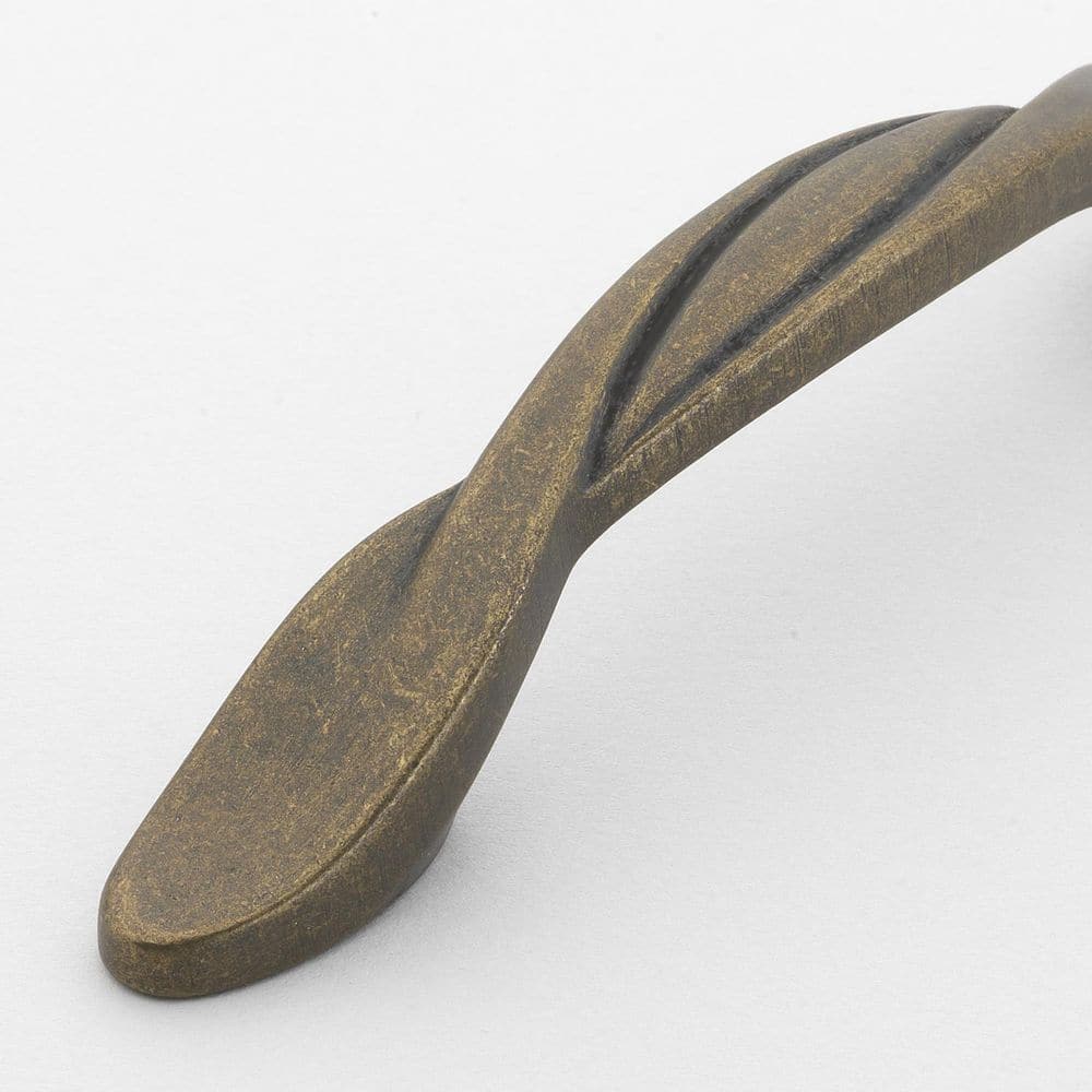 Antique Brass Traditional Cabinet Bar Pull with Mounting Hardware