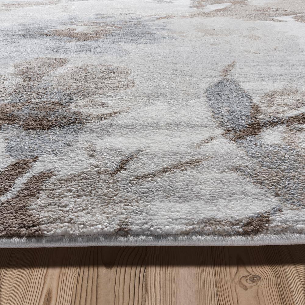 Gray Floral Patterned Synthetic 5' x 7' Area Rug