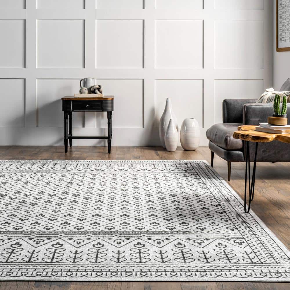 Easy-Care Reversible Gray Synthetic Area Rug, 4' x 6'