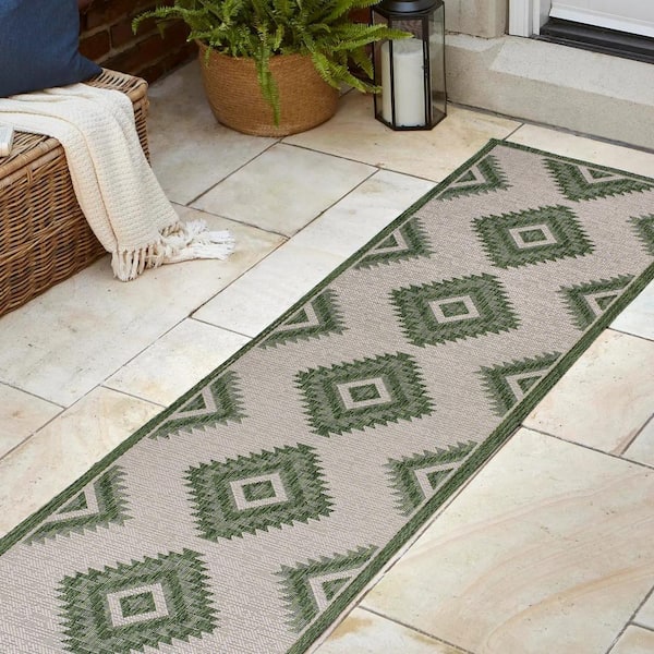 JONATHAN Y Lior Geometric Green/Cream 2 ft. x 8 ft. Moroccan Diamond Indoor/Outdoor Runner Rug
