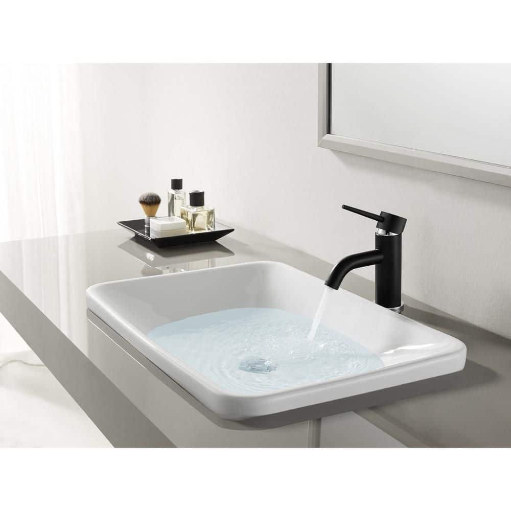 New York Slim Single-Handle Bathroom Faucet in Matte Black/Polished Chrome