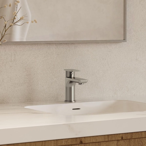 EVERSTEIN 6 in. H Single-Hole Single-Handle Bathroom Sink Faucet
