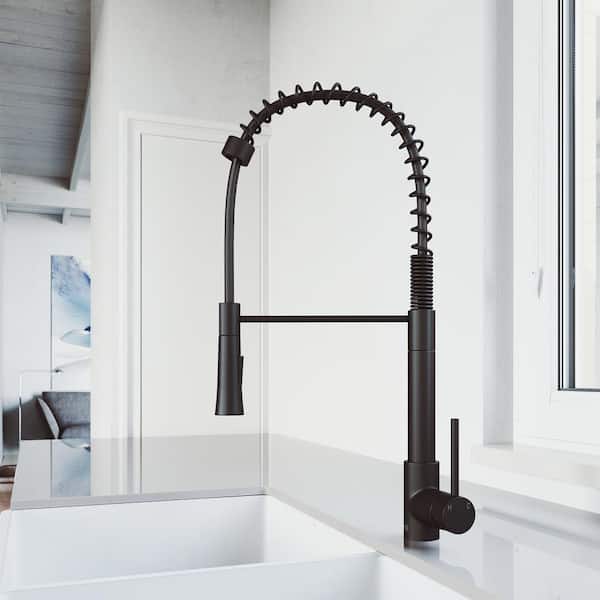 Laurelton Single-Handle Pull-Down Sprayer Kitchen Faucet in Matte Black