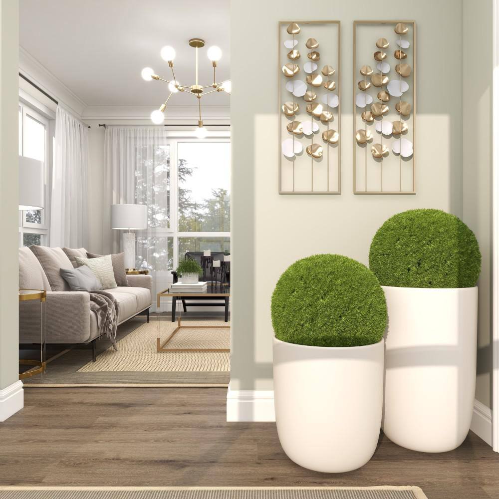 22" Green Plastic Boxwood Topiary Ball for Indoor Outdoor