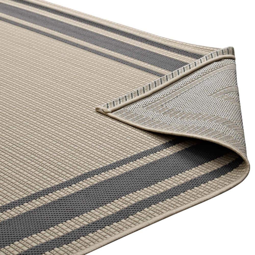 Elegant Gray and Beige Synthetic 8' x 10' Indoor/Outdoor Area Rug