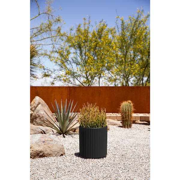 Demi Medium Black Plastic Round Planter with Drainage Holes (10.5 in. L x 10.5 in. W x 11.5 in. H)
