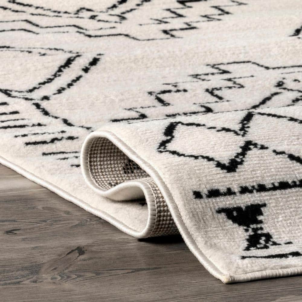 Gray Rectangular Stain-Resistant Synthetic Area Rug