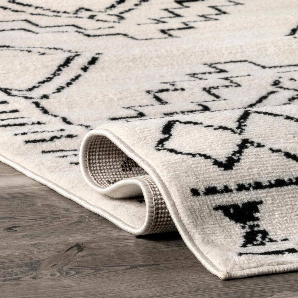 Gray 8' x 10' Rectangular Stain-Resistant Synthetic Area Rug