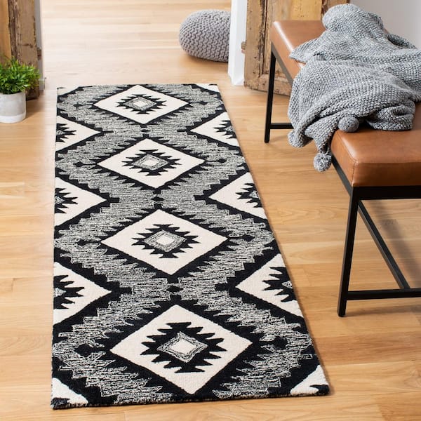 Aspen Charcoal/Black 2 ft. x 7 ft. Geometric Runner Rug