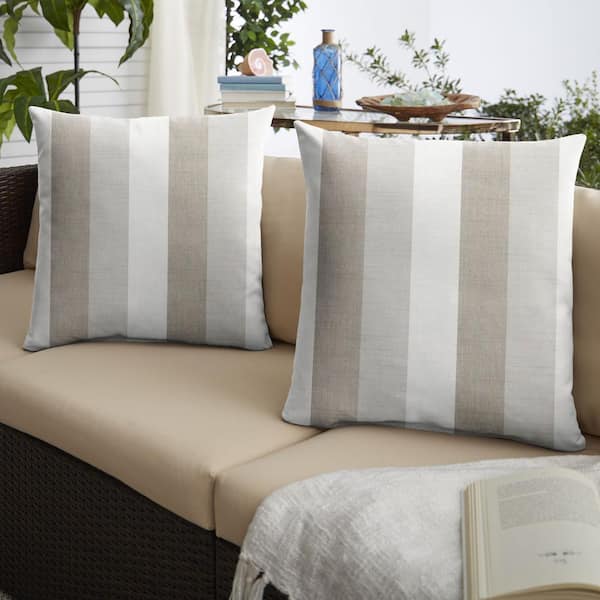 Sunbrella throw hot sale pillows outdoor