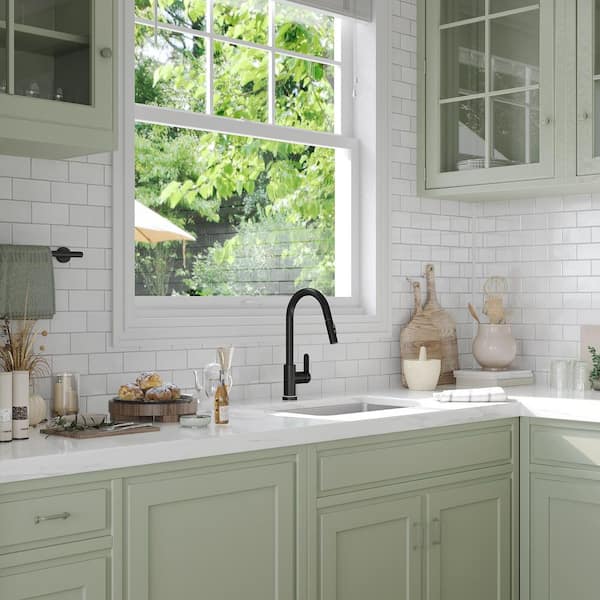 Single-Handle Pull Down Kitchen Faucet with FastMount and LED Temperature Indicator in Matte Black