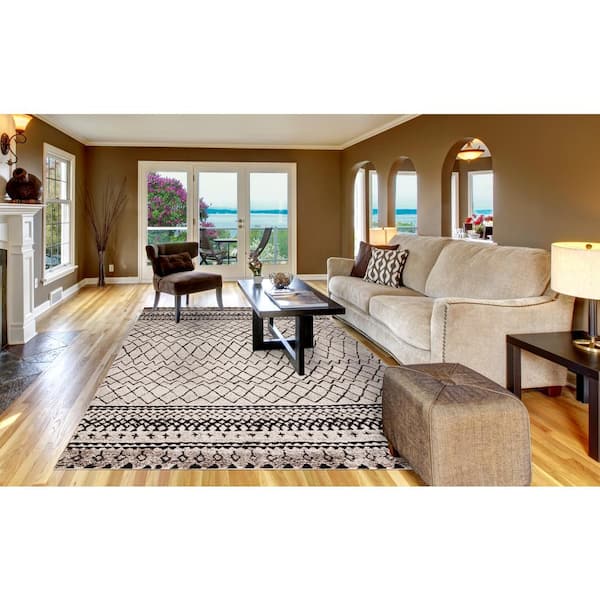 Diamond Vintage Ivory 7 ft. x 9 ft. Area Rug