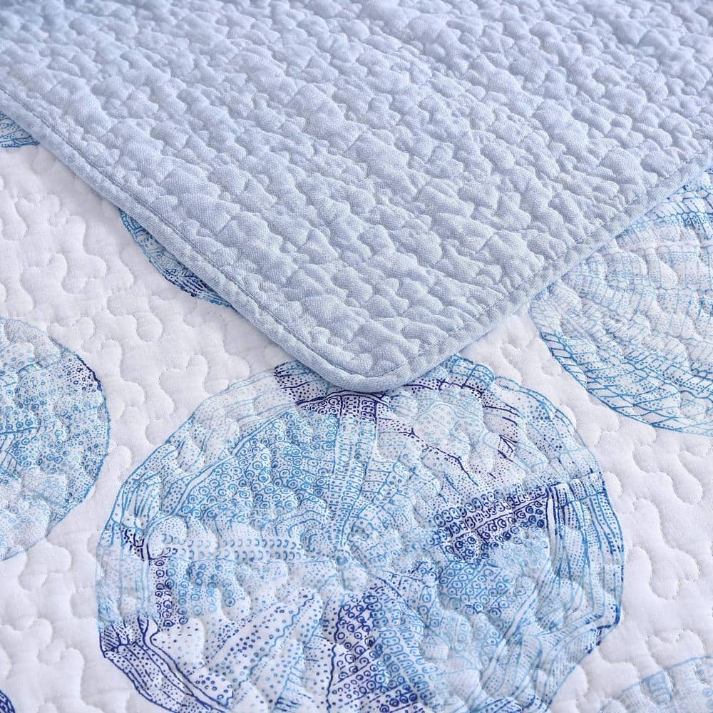 Seashell Whisper King-Size Blue Cotton Reversible Quilt Set