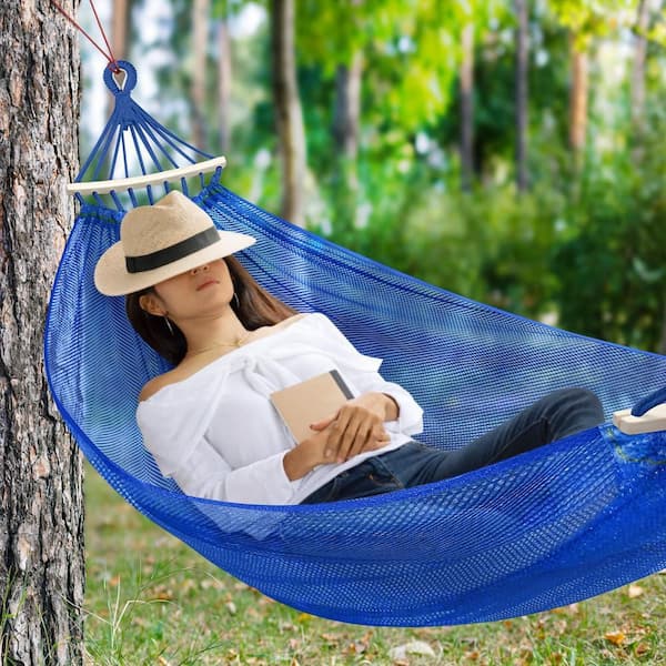 SenQWFa 7 ft. Outdoor Portable Nylon Hammock with Wooden Bars for