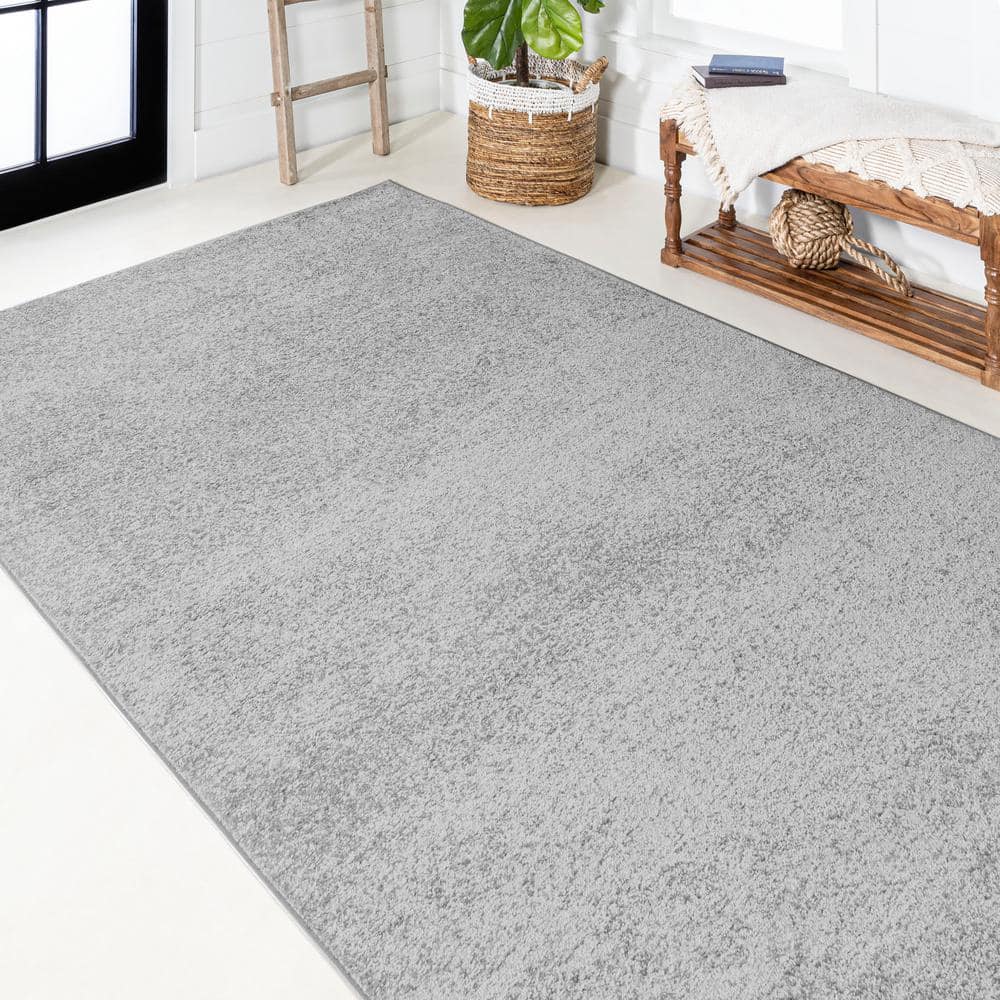 Light Gray Low-Pile Synthetic Indoor Area Rug 3' x 5'