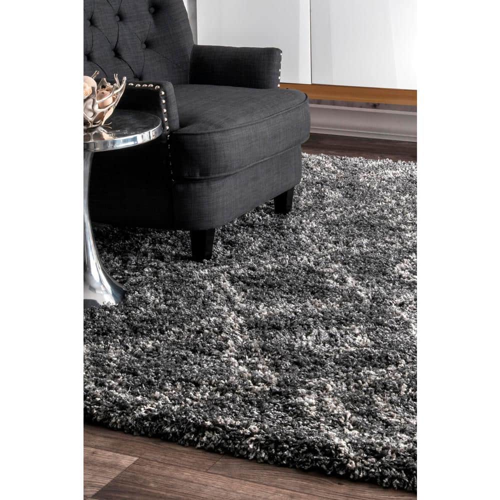 Handmade Gray Synthetic 8' x 10' Easy-Care Shag Rug
