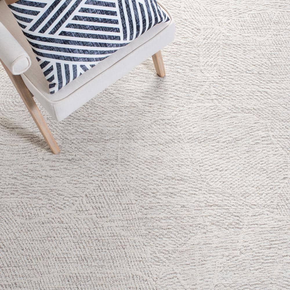 Ivory Floral Hand-Tufted Wool Accent Rug, 2' x 3'