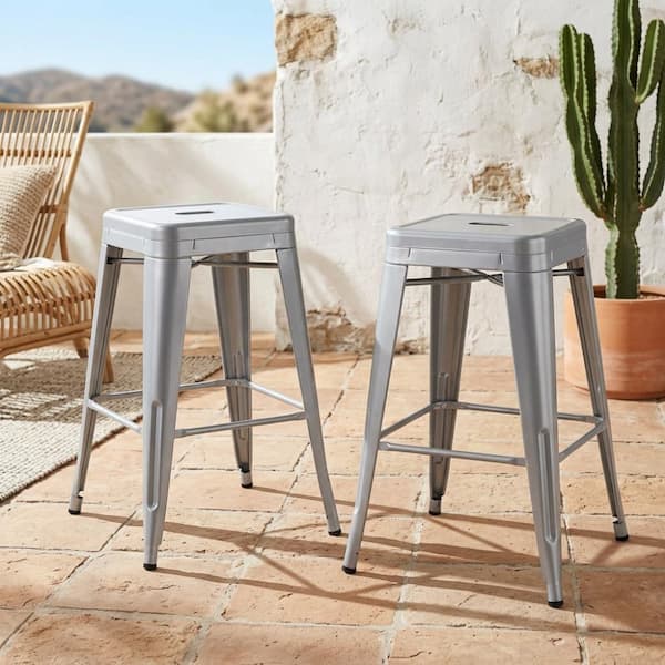 WOQWOQ 24 in Antique Silver Set of 2 Metal Bar Stools for Island