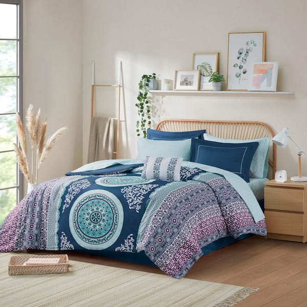 Intelligent Design Eleni 7-Piece Navy Microfiber Twin XL Boho Soft Brushed Print Bed in a Bag