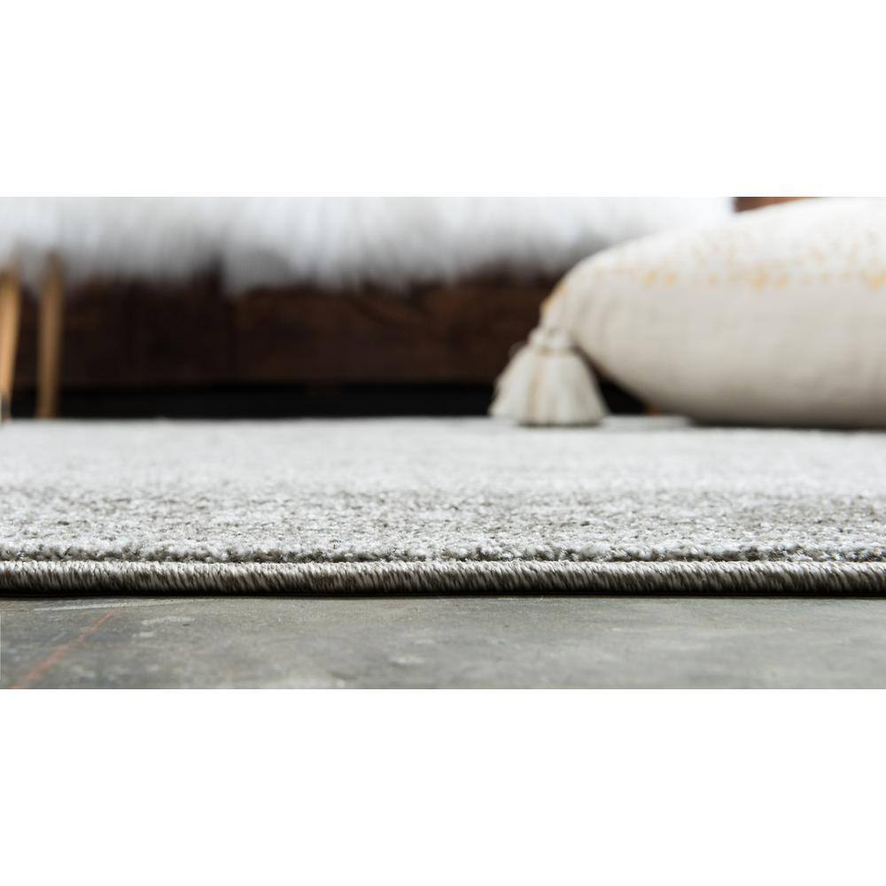 Light Gray Floral Synthetic Easy Care Stain-Resistant Rug 6' x 9'