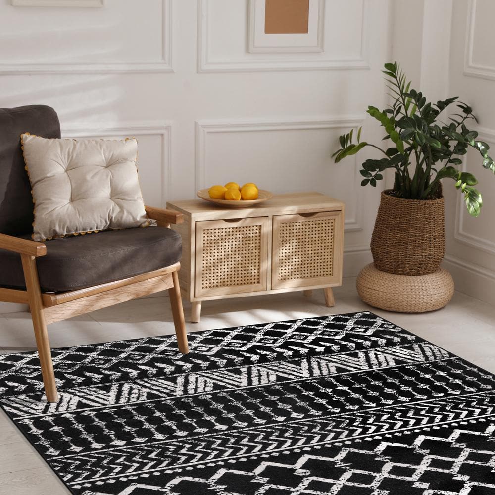 Camilson Black and White Geometric 8' x 10' Synthetic Area Rug