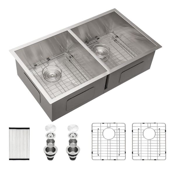 Sarlai 33 in. Undermount 50/50 Double Bowl 18-Gauge Stainless Steel Zero Radius Corner Kitchen Sink with Bottom Ggids