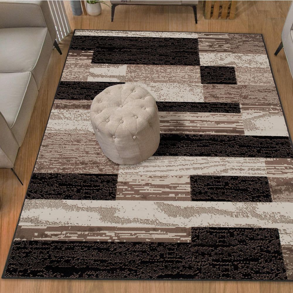 Chocolate Geometric Synthetic 8' x 10' Area Rug