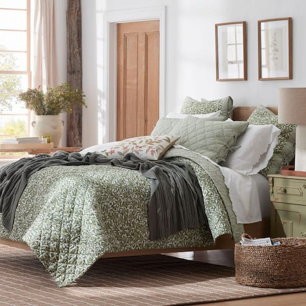 Company Cotton Julienne Leaf Reversible Green Full/Queen Cotton Quilt